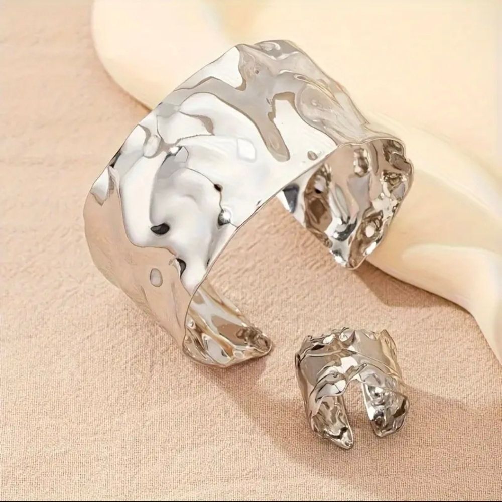 Metallic Silver Bangle Bracelet Matching Ring Set